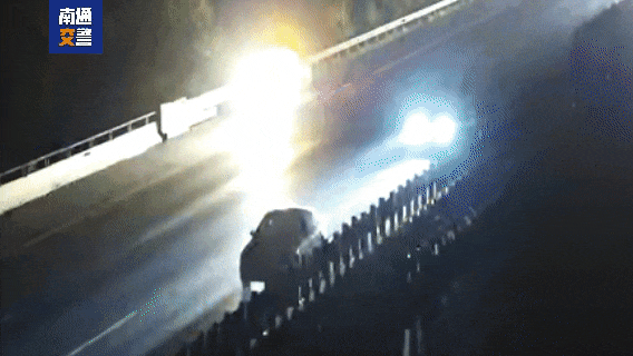 2c45984bd24880f8d11a7e57d7dcf5b3.gif