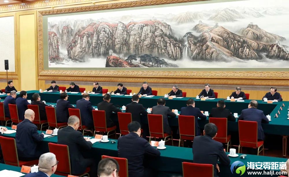 2月17日，中共中央总书记、国家主席、中央军委主席习近平在京出席民营企业座谈会并发表重要讲话。新华社记  ...